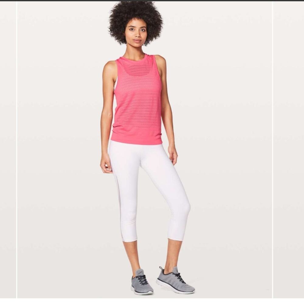 Lululemon Breeze By Muscle Tank II
Glossy / Glossy 4 - Picture 2 of 10